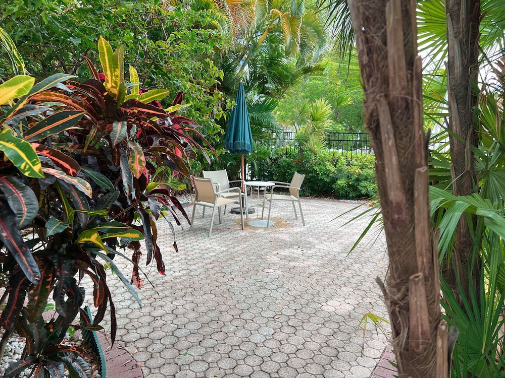 TropiRock A North Beach Village Resort Hotel - photo 45