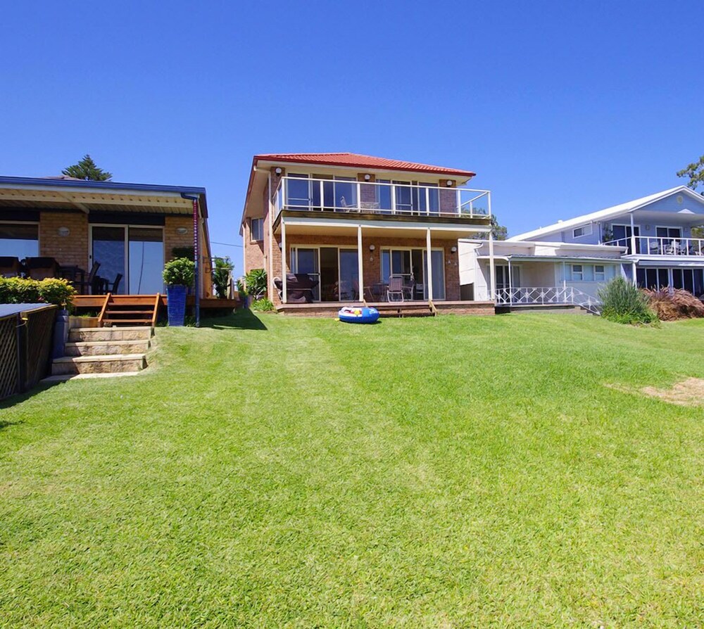Bluewater at Mannering Park — Mannering Park — photo 2