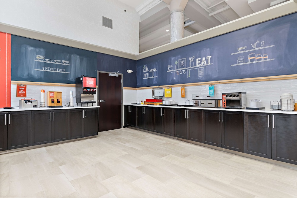 Hampton Inn Kansas City Downtown Financial District - photo 34