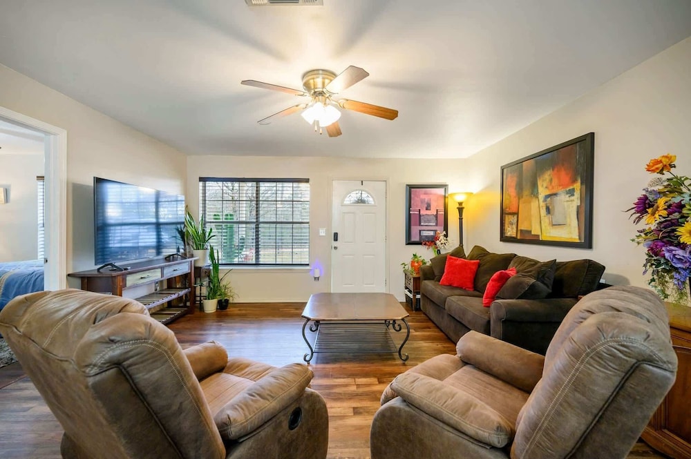 To the Stars Secluded 2 BDR in Broken Bow, United States