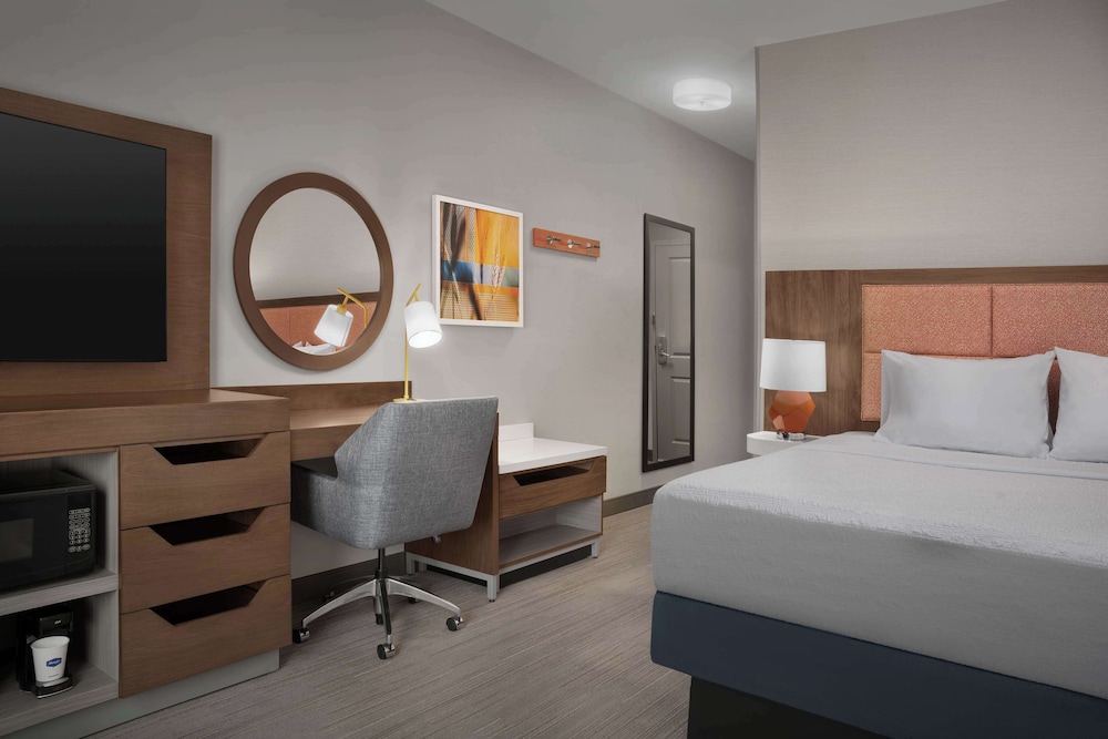 Hampton Inn & Suites Williston - photo 15