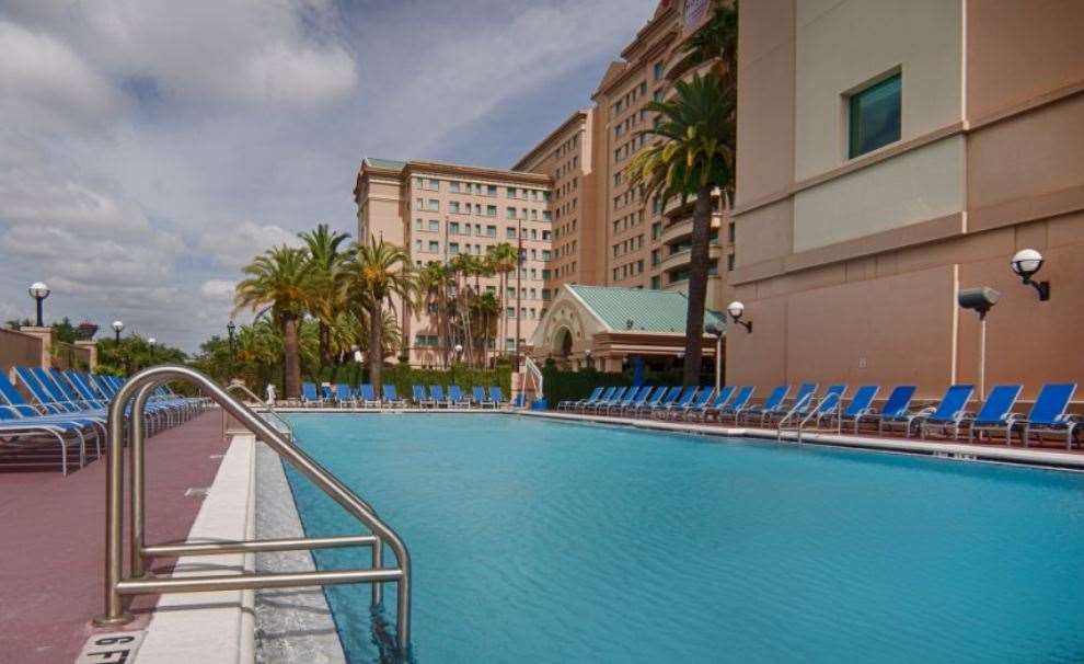 Florida Hotel & Conference Center in the Florida Mall - photo 36