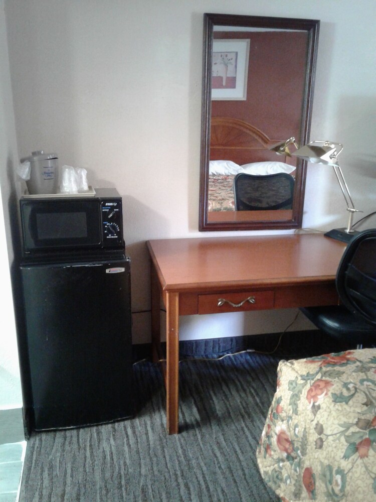 Budget Inn Express South Carolina - photo 8