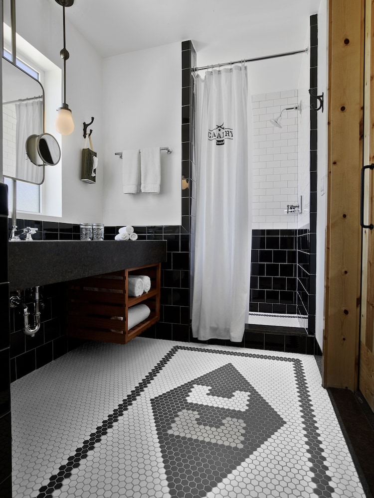 Cavalry Court by Valencia Hotel Collection - photo 16