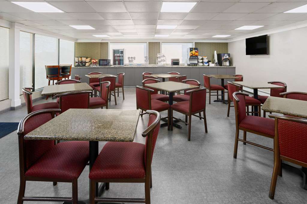 Days Inn by Wyndham Tonawanda Buffalo - photo 8
