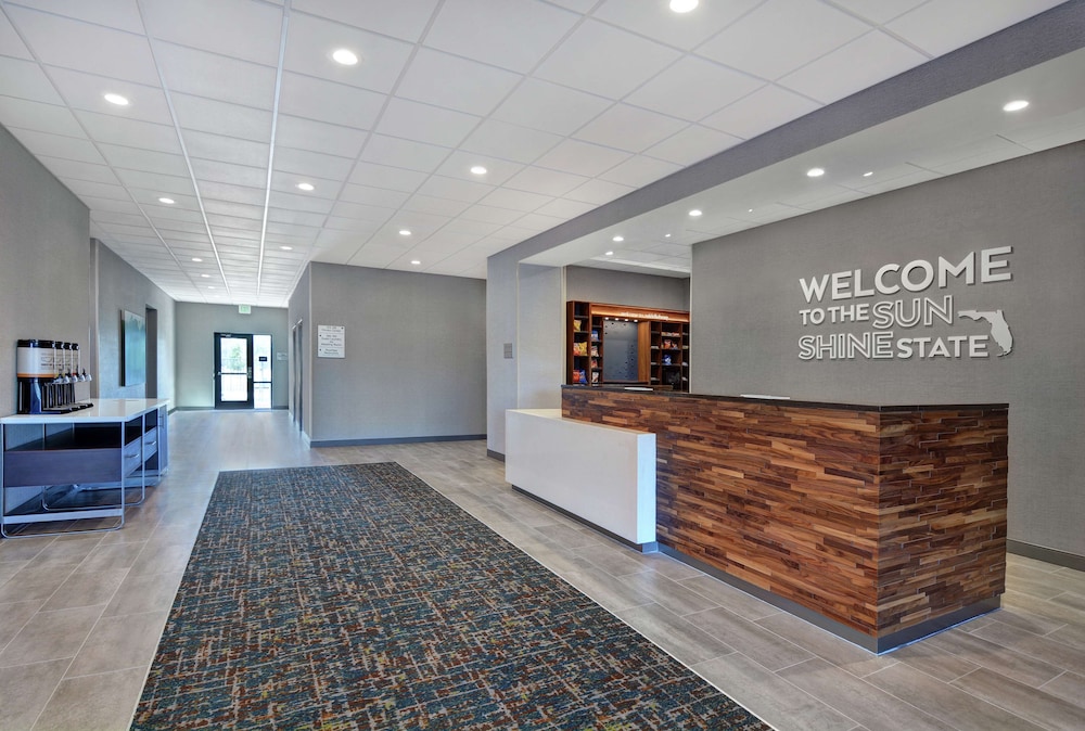 Hampton Inn & Suites Middleburg - photo 7