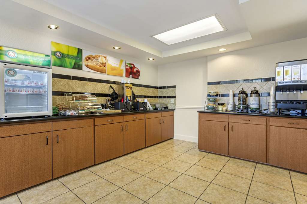 Quality Inn & Suites NRG Park Medical Center - photo 30