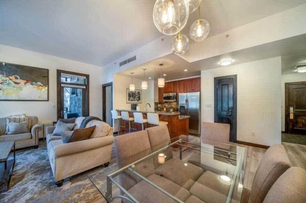 Luxury Ski in Ski out 2 Bedroom Colorado Resort Vacation Rental in the Heart of Snowmass Base Village - photo 7
