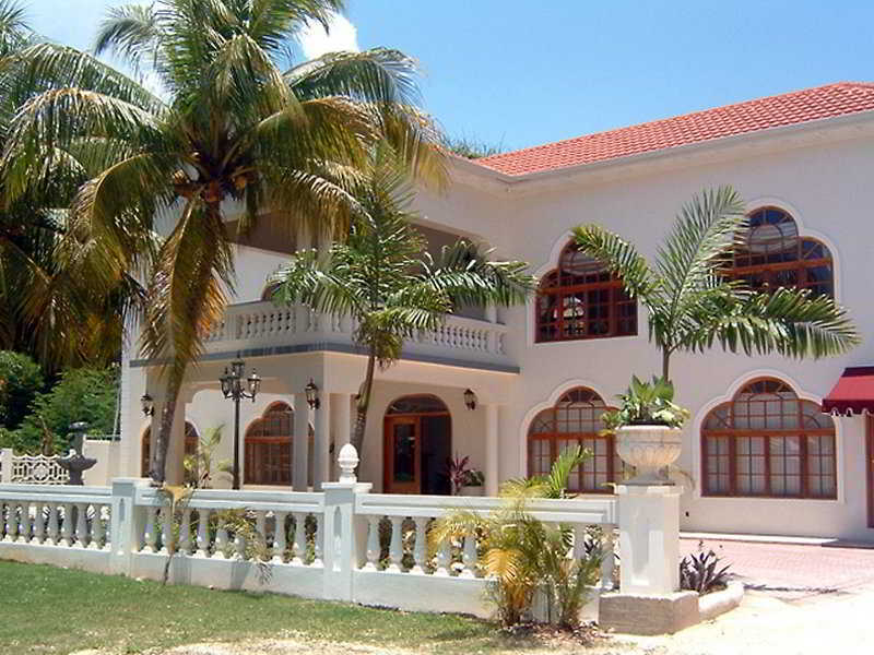 Beaches Sandy Bay — 4-Star Luxury Hotel in Negril, Jamaica
