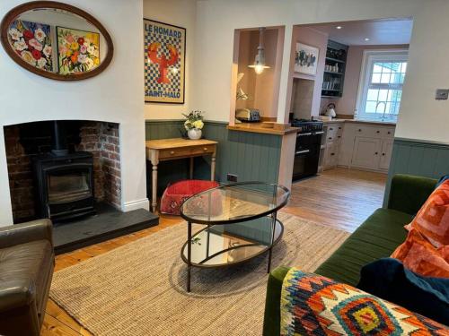 Spring Crescent Cottage in Rye — 4-Star Luxury Hotel in Rye, United Kingdom