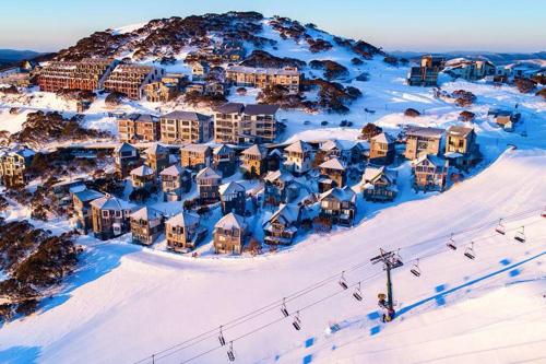 Lawlers 8 — 4-Star Luxury Hotel in Hotham Heights, Australia