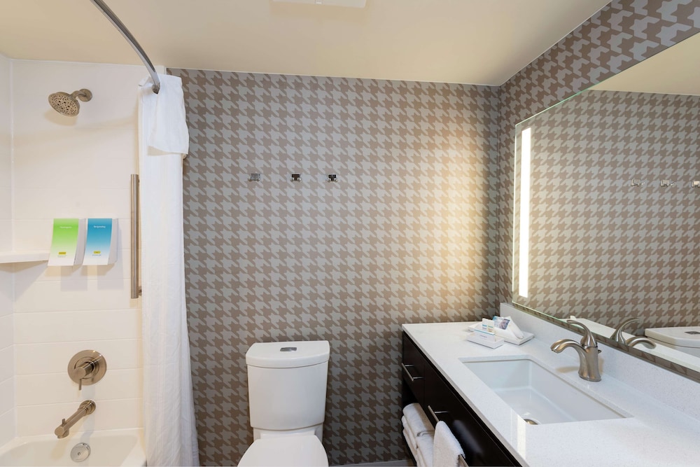 Home2 Suites by Hilton Appleton - photo 19