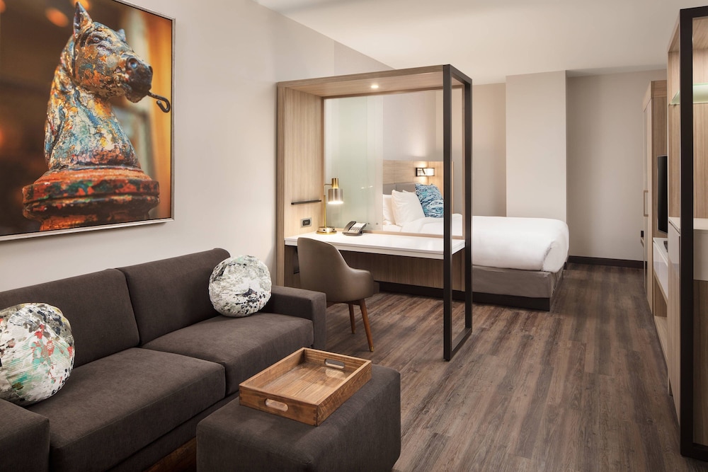 SpringHill Suites by Marriott New Orleans Downtown Canal Street - photo 10