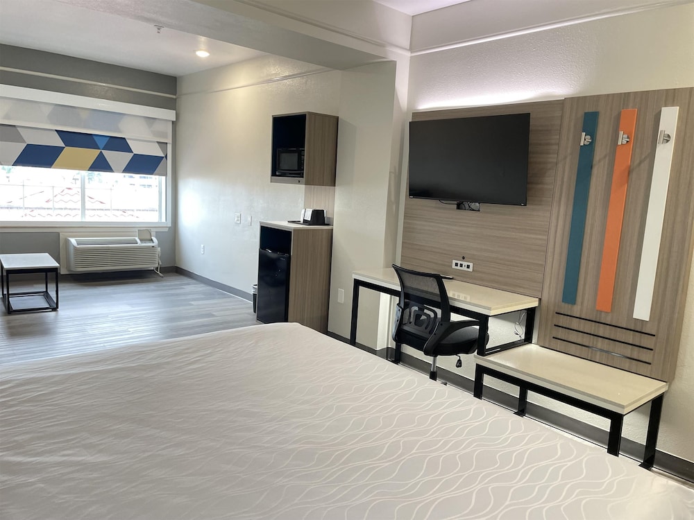 Sonesta Essential North Houston - photo 15