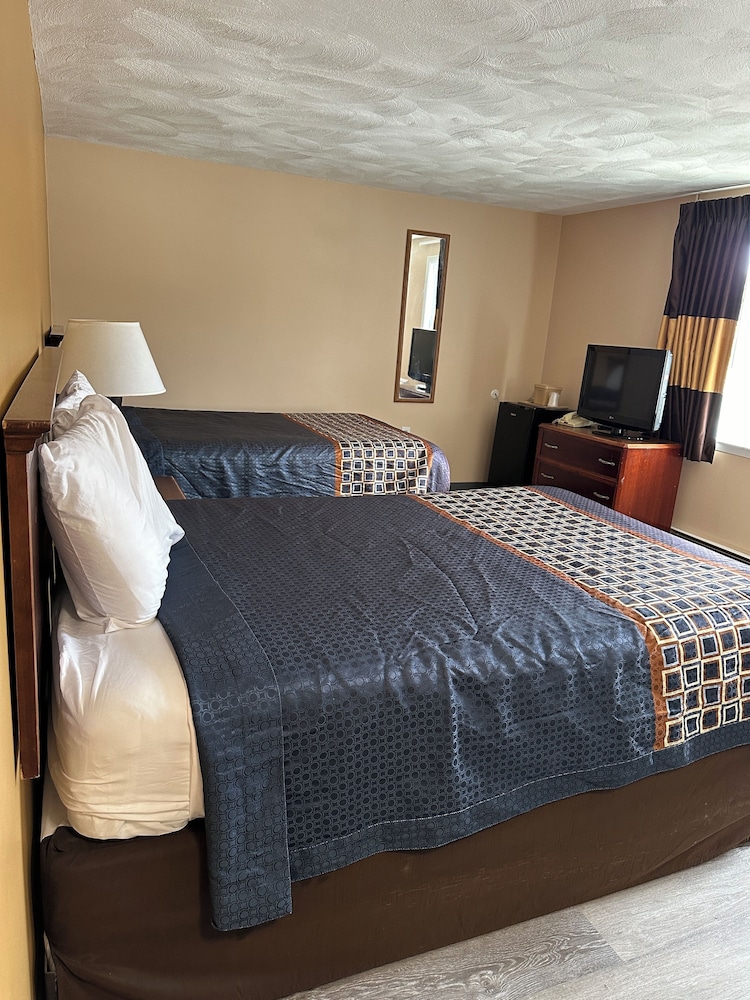 Wickford Motor Inn - photo 14