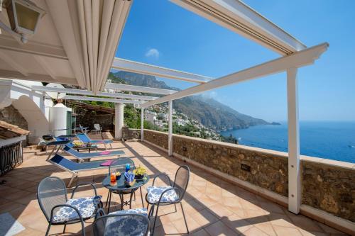 Villino Blu — 4-Star Luxury Hotel in Praiano, Italy