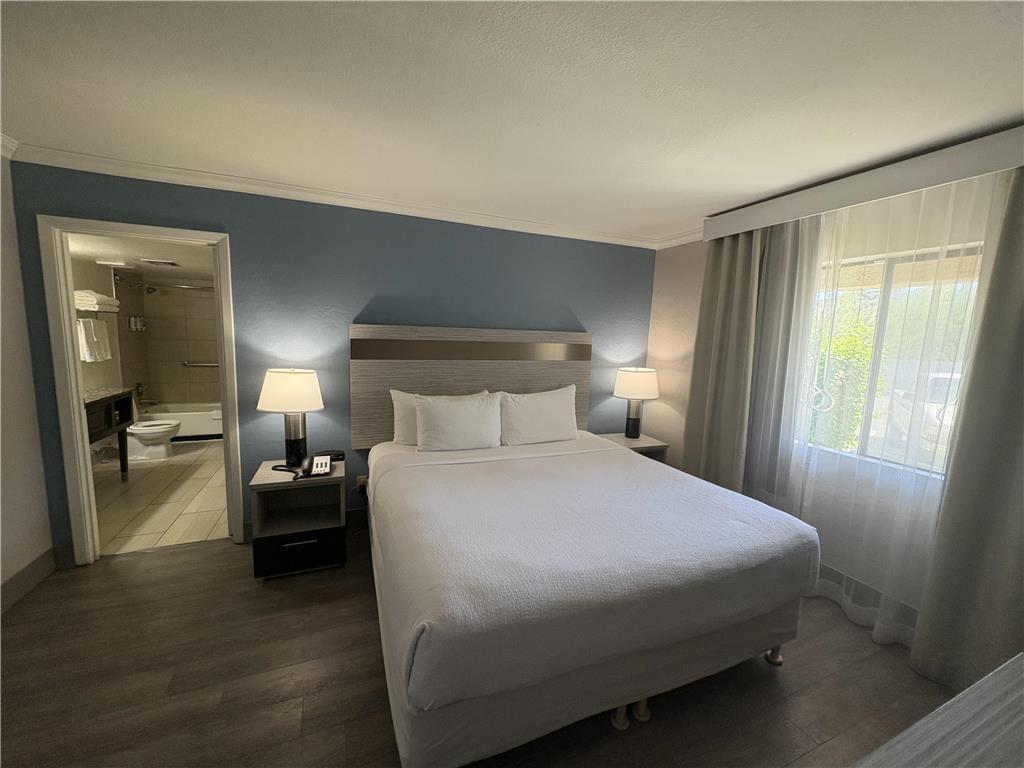 SureStay InnSuites Phoenix Hotel & Suites by Best Western - photo 8