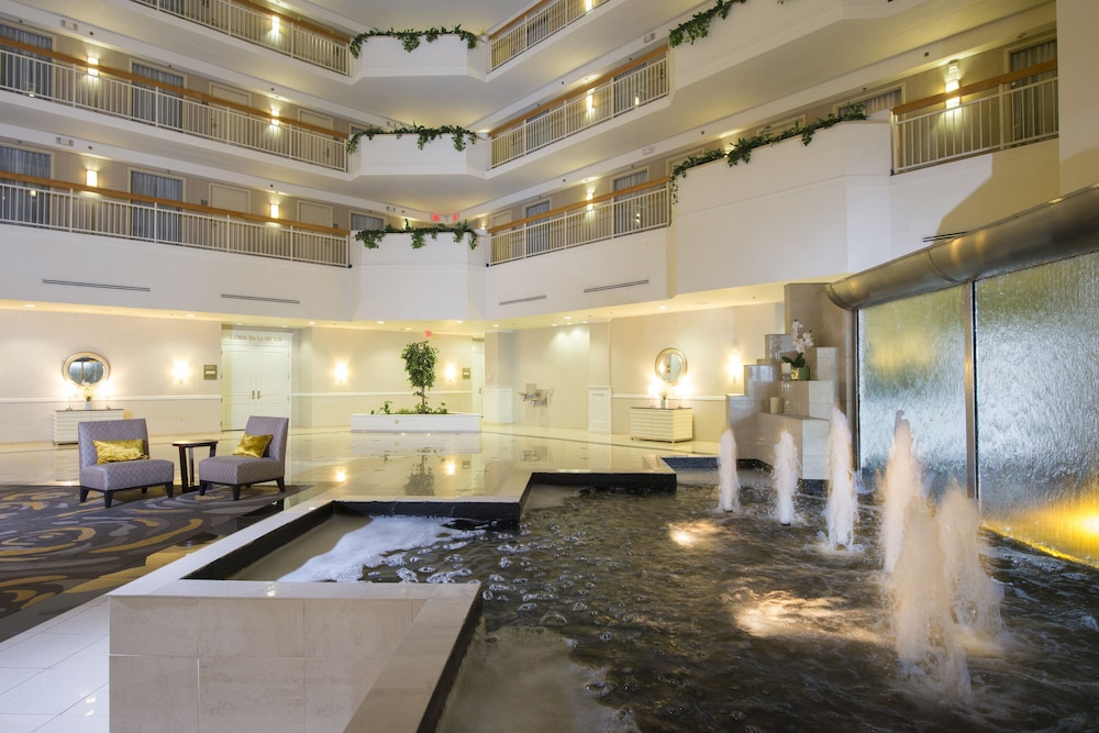 Embassy Suites by Hilton Newark Wilmington South - photo 2