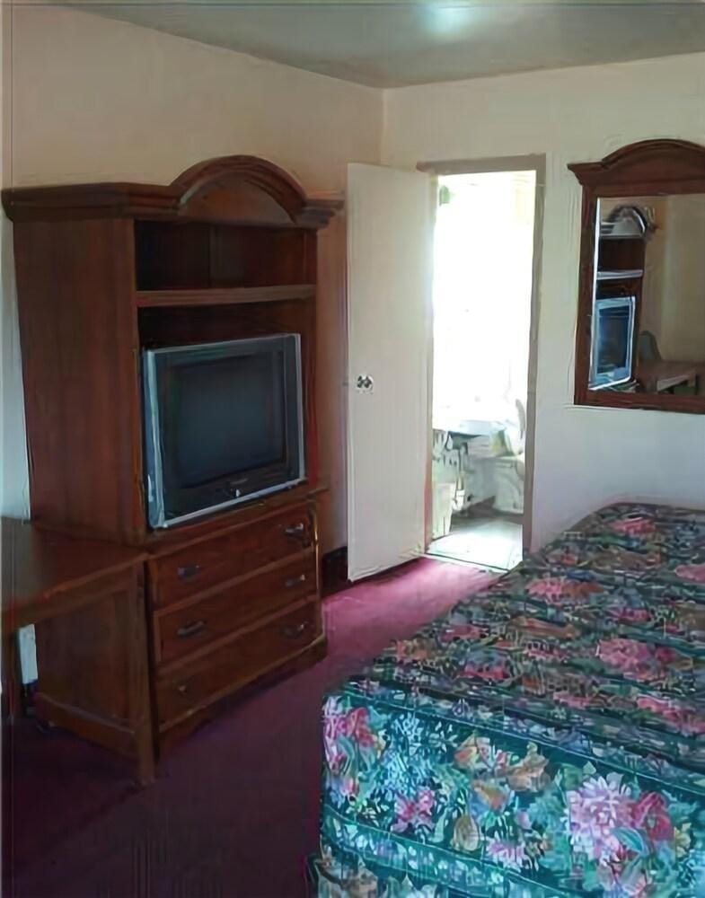 Shamrock Motel - photo 11