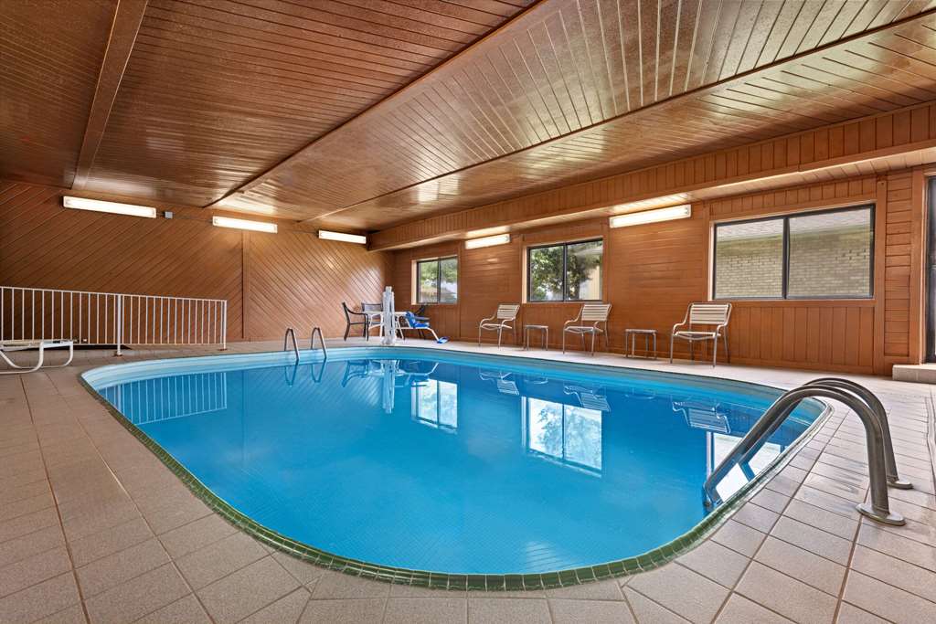 Baymont by Wyndham Waterloo - photo 10
