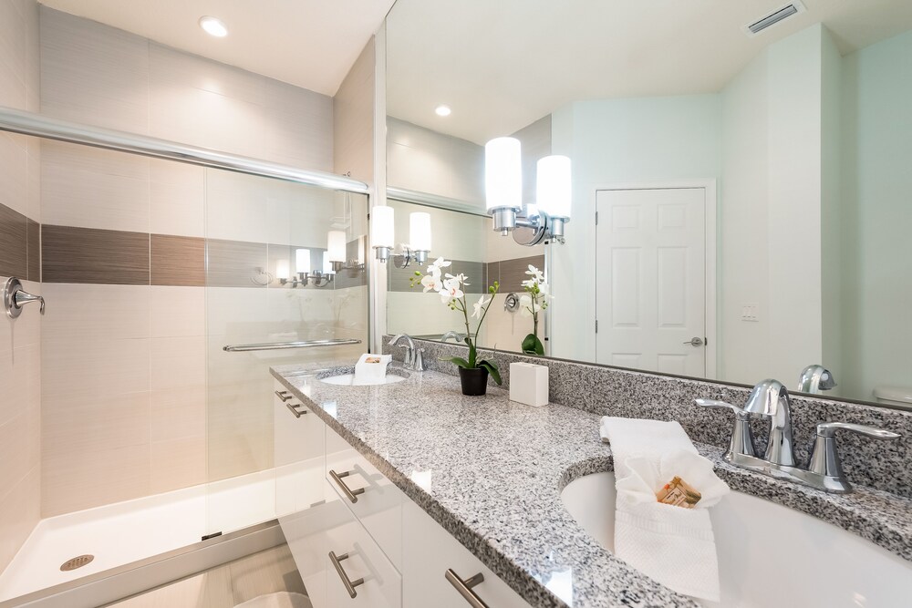 Serenity by VHC Hospitality - photo 17