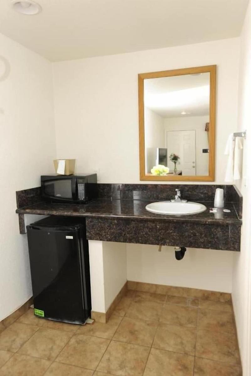Victoria Motel - photo 39