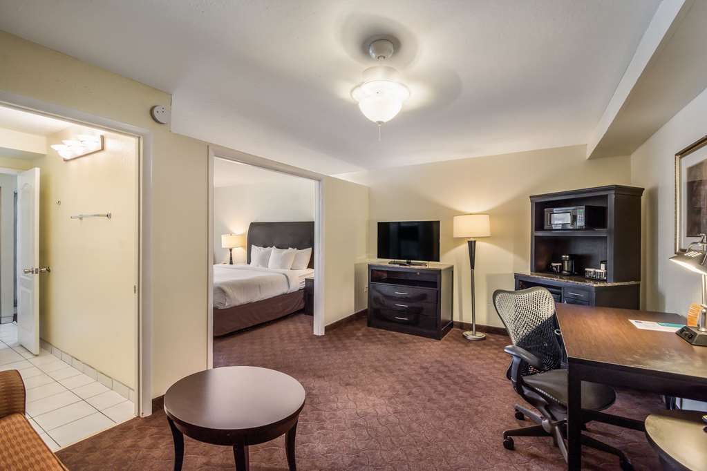 Clarion Inn & Suites Central Clearwater Beach - photo 31