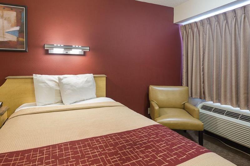 Red Roof Inn Detroit Farmington Hills - photo 7