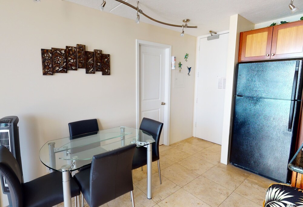 Waikiki Banyan Condo Located One Block From Waikiki Beach by Koko Resort Vacation Rentals - photo 136
