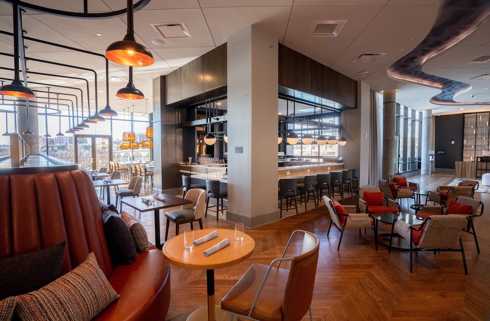 Hotel Indigo Columbus at Riverfront Place by IHG - photo 22