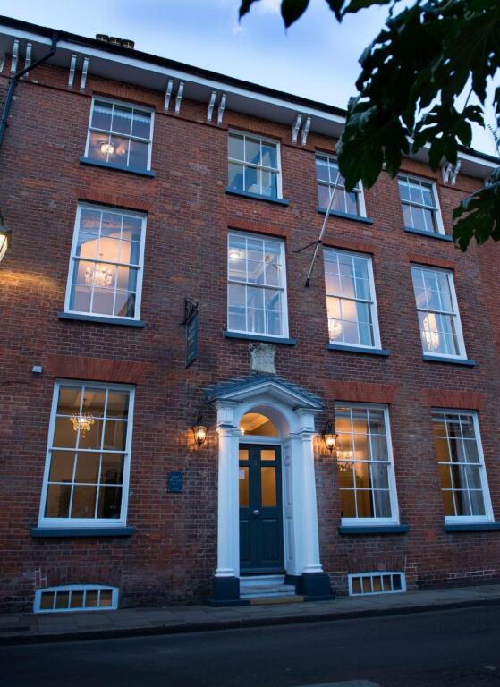 East Walls Hotel in Chichester, United Kingdom