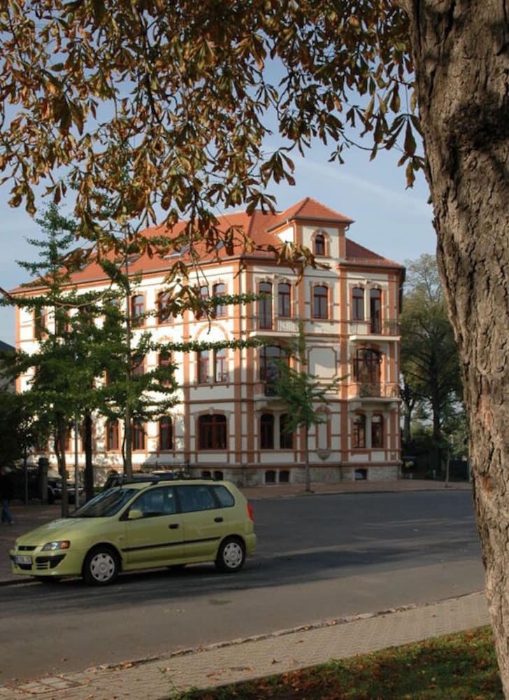 Ferienwohnung Villa Fiedler — 4-Star Luxury Hotel in Radebeul, Germany