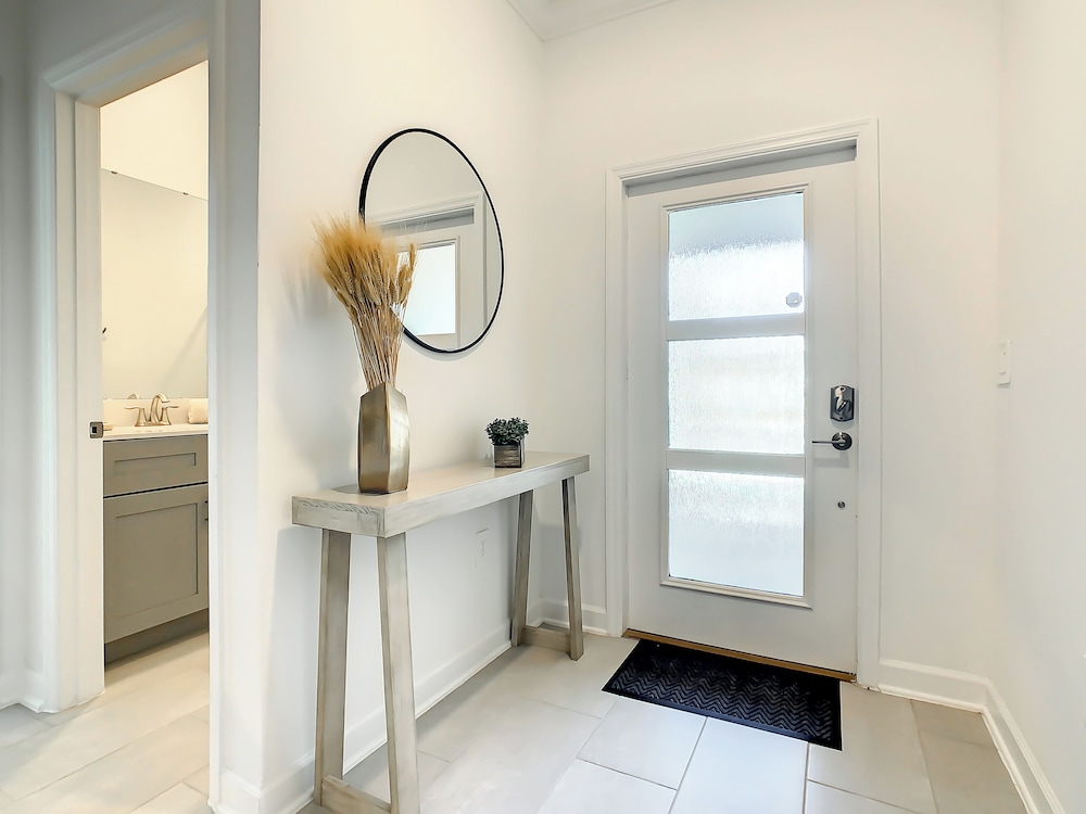 Sophisticated Living at Storey Lake - photo 33