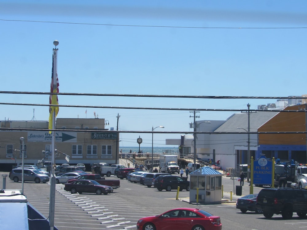 The Coral Sands Motel - photo 33