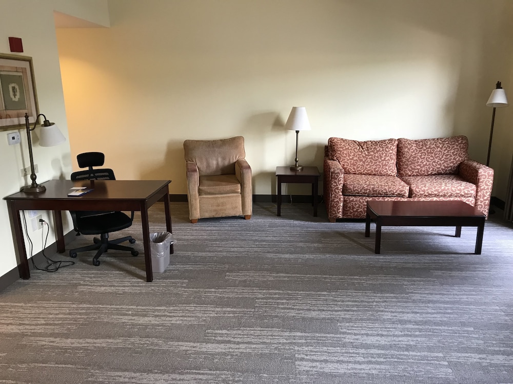 Hampton Inn & Suites Lamar - photo 64