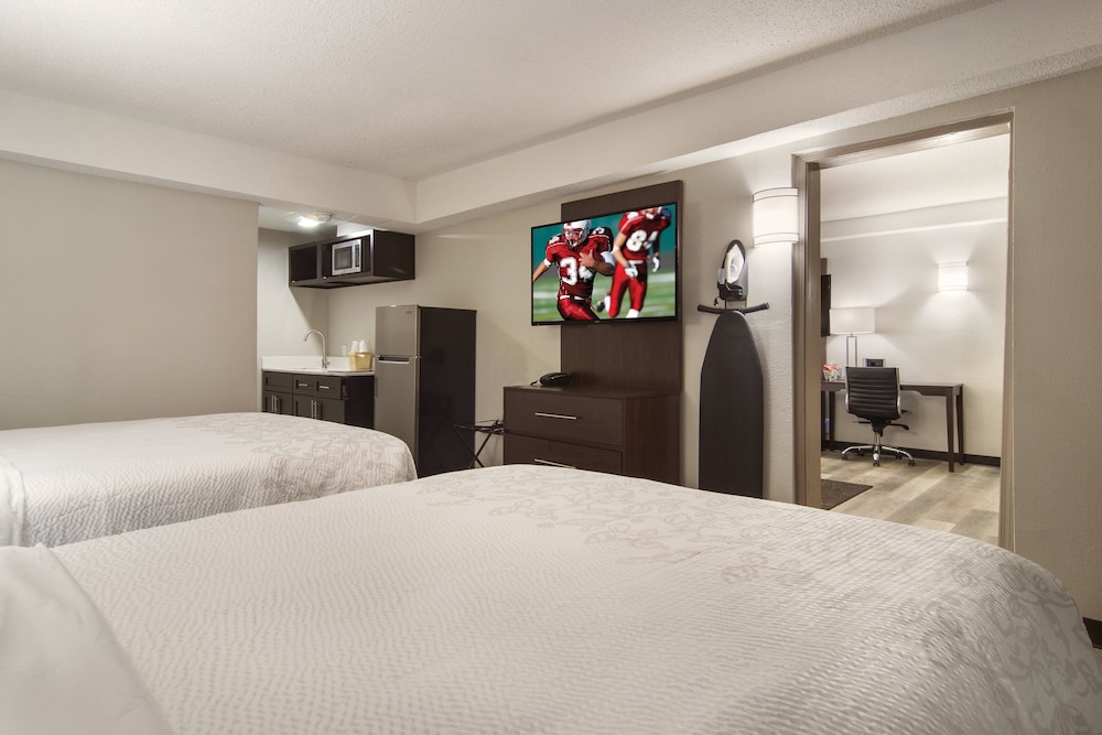 Red Roof Inn Plus & Suites Erie - photo 25