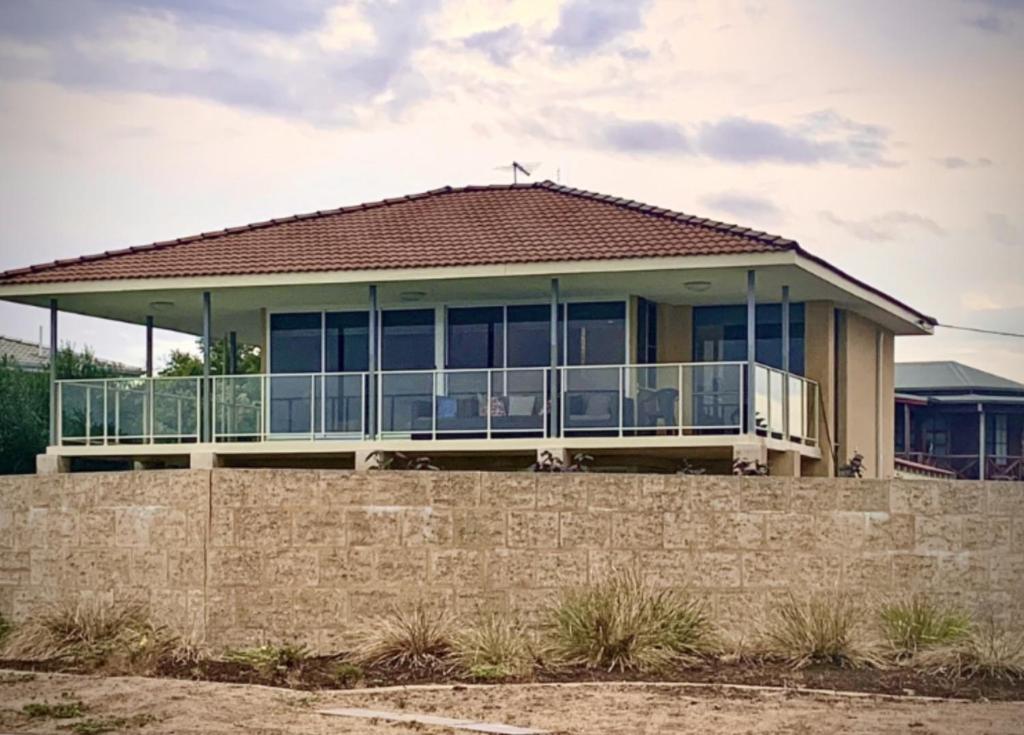 Ocean View Stay — 4-Star Luxury Hotel in Mandurah, Australia