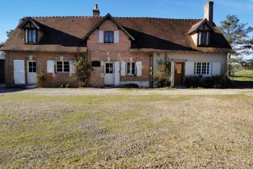 Le Gue de Bray - carbon neutral hotel in Unknown City