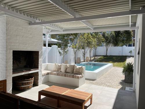 Bikini House With Pool — 4-Star Luxury Hotel in Hermanus, South Africa