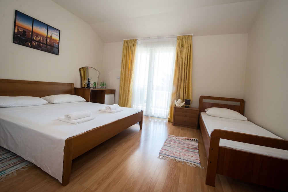 Hotel Manufaktura — hotel near Split Saint Jerome Airport