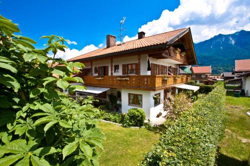 Ferienhaus Andreas — hotel in Kruen