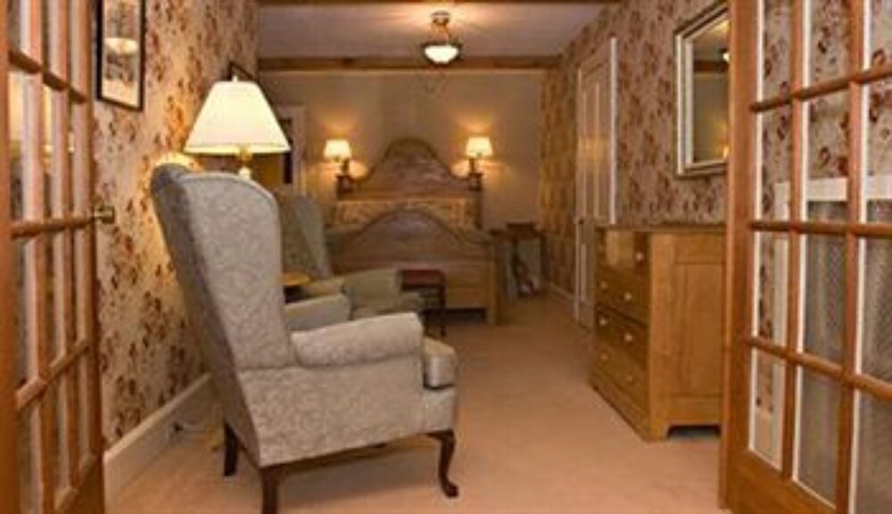 Arlington's West Mountain Inn - photo 6