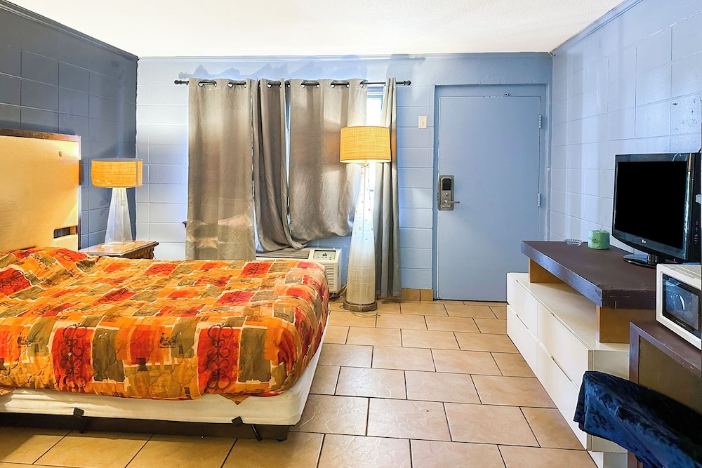 Luxury Inn by OYO Albany - photo 14
