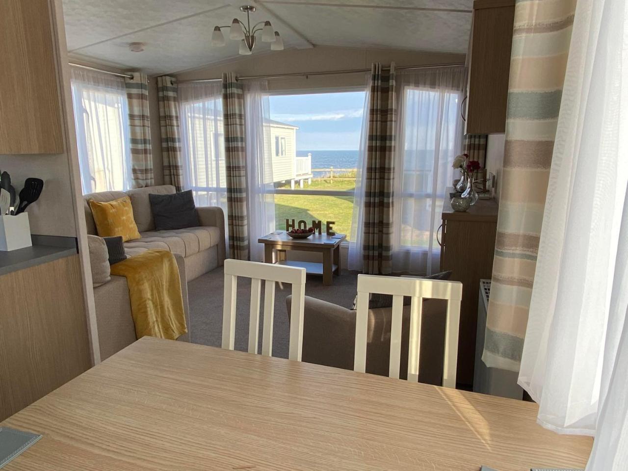 Brand New 8 Berth Caravan Sleeps 8 — Ashington — photo 2