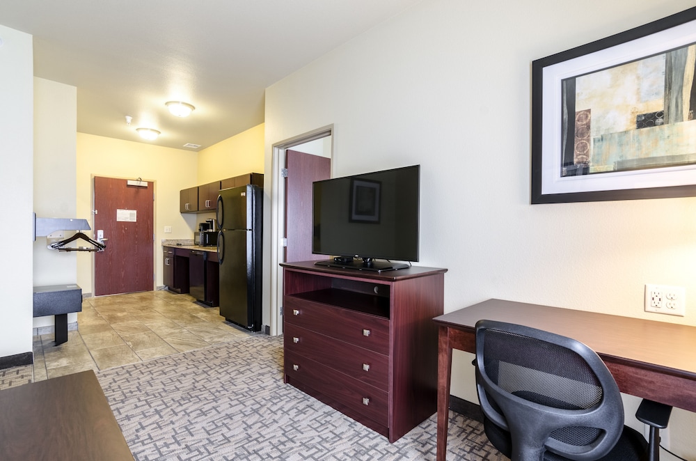 Cobblestone Inn & Suites Carrington - photo 12