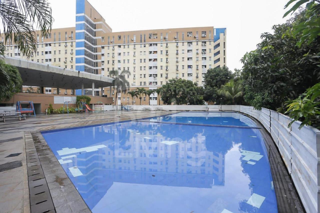 Redliving the Golf Apartement Modernland Maria Room Tower Red