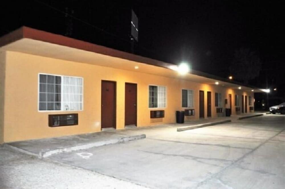 A Nights Inn - photo 20