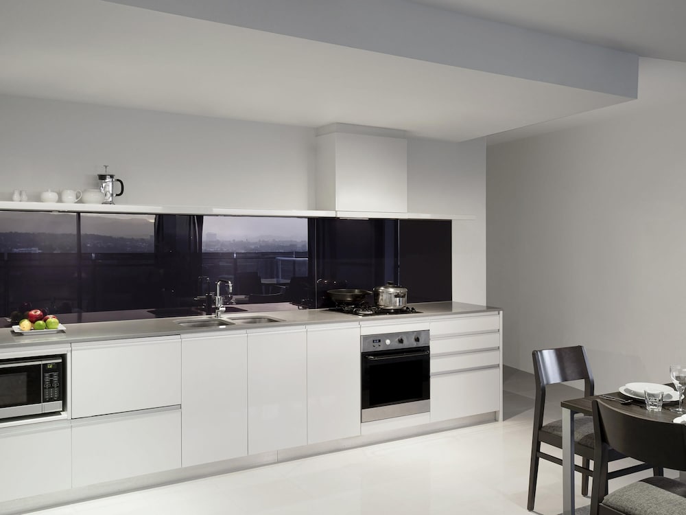 Mantra Circle On Cavill — 4-Star Luxury Hotel in Gold Coast, Australia