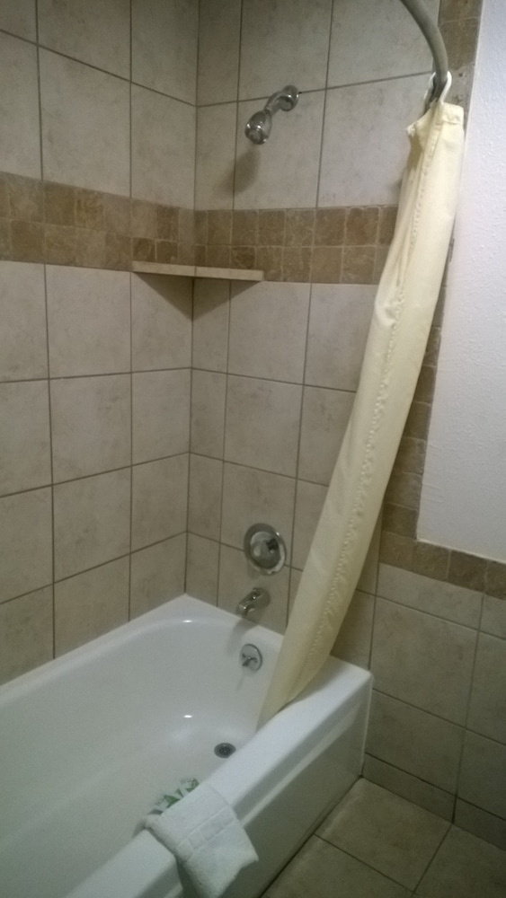 Banfield Value Inn - photo 32