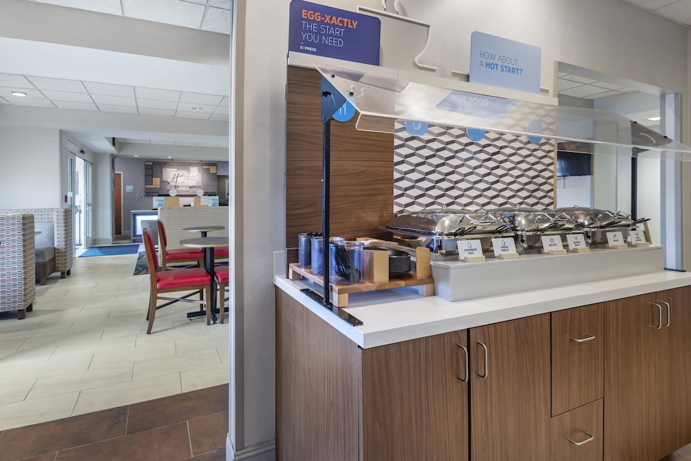 Holiday Inn Express Charlotte West Gastonia by IHG. - photo 42